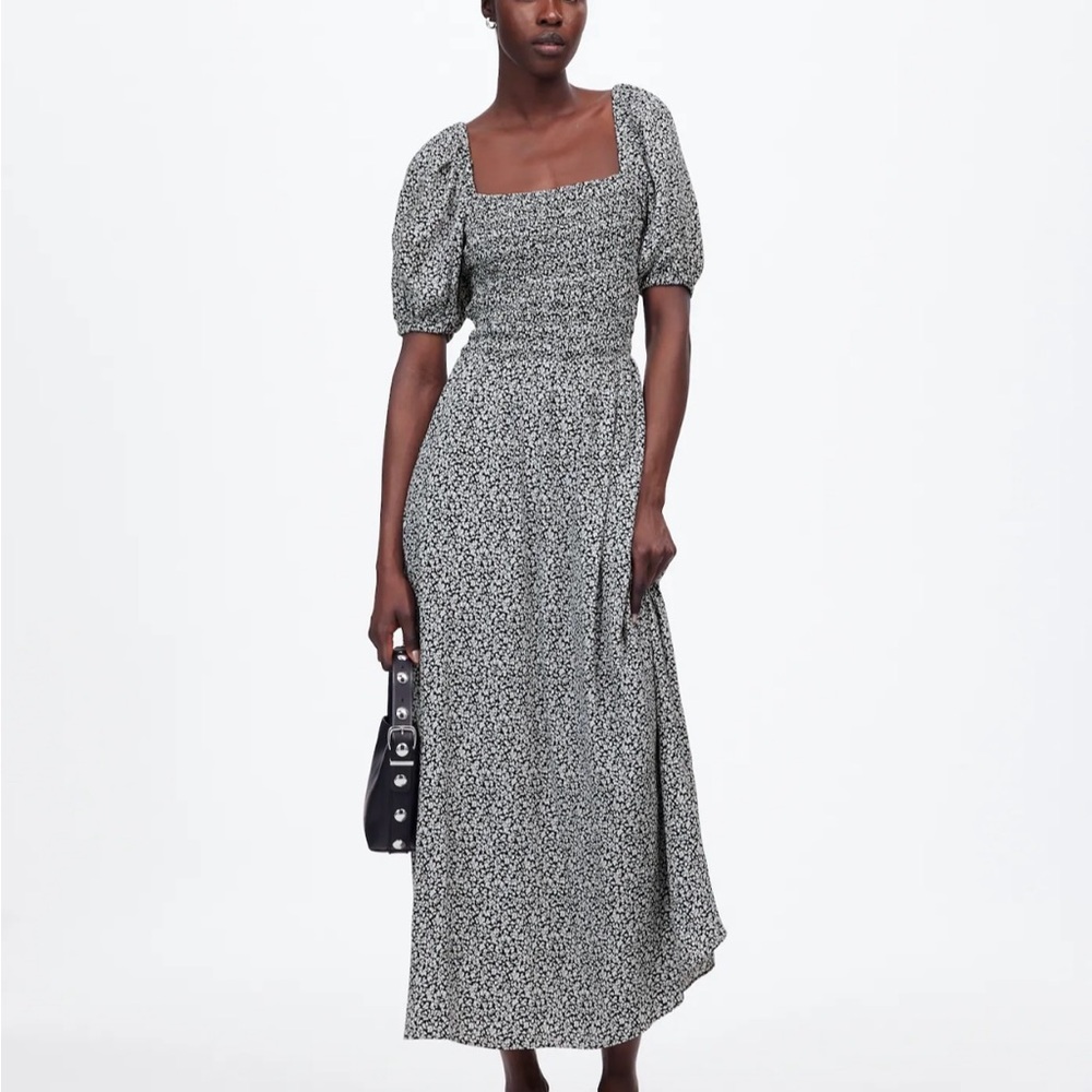 Madewell: Smocked Puff-Sleeve Midi Dress in Floral